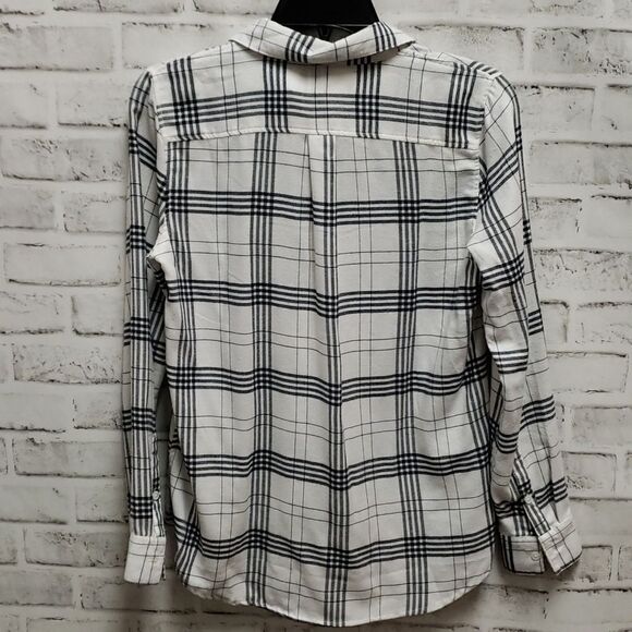 Banana republic shirt - Picture 3 of 3